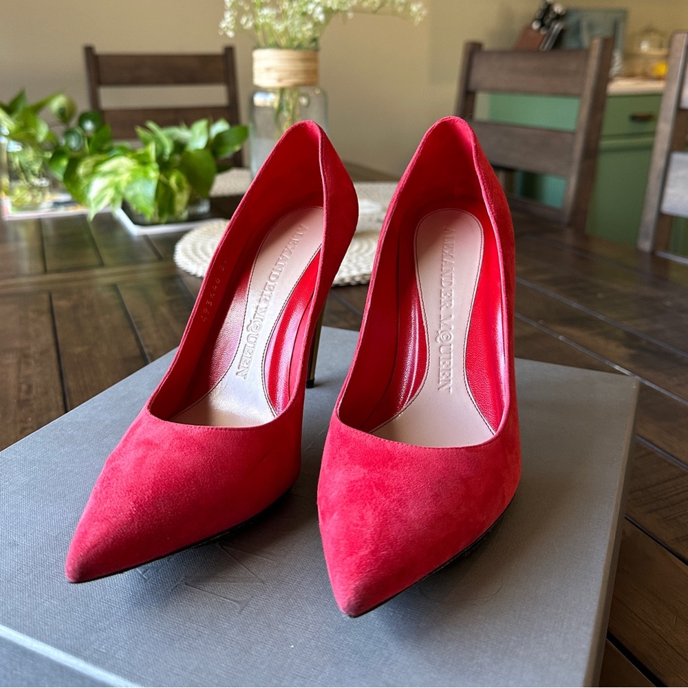Alexander McQueen list red heels